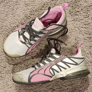 Puma Lowtop Running Sneaker WORN TWICE Gray and Pink Womens Size 7